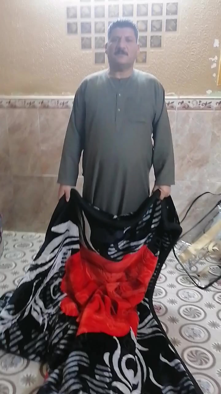 السلام عليكم.. وصلتني الوجبة الثالثه من البطانيات الثقيله ( وزن 6 كيلو.) . والجراجف الربيعي والصيفي 6قطع قطني اصلي.. الوزن( 5 كيلو)  بسعر جدا مناسب سعر الجمله. لتصل وتدلل.. *********** ***********
