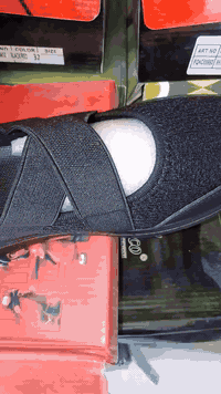 حفايه نسائي لون اسود قياس 39 حد 42 طبيه وخفيفه ريشه للحجز الاتصال على ...