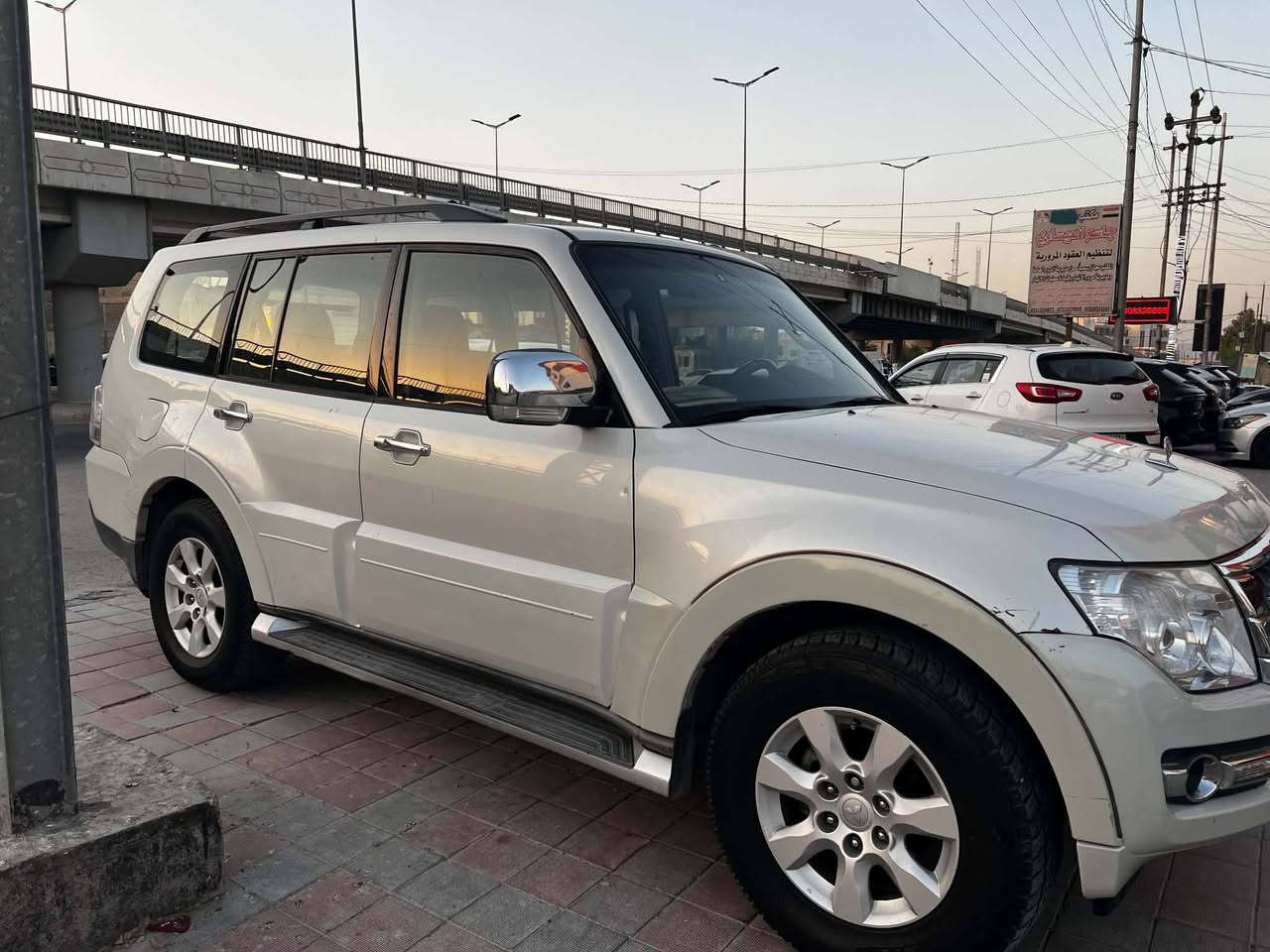 باجيرو ٢٠٠٩ بغداد خليجي مكفوله كفاله عامه تخم تاير 
السعر ١٢٠ رقم الهاتف ***********
مكان السيارة فلوجة
