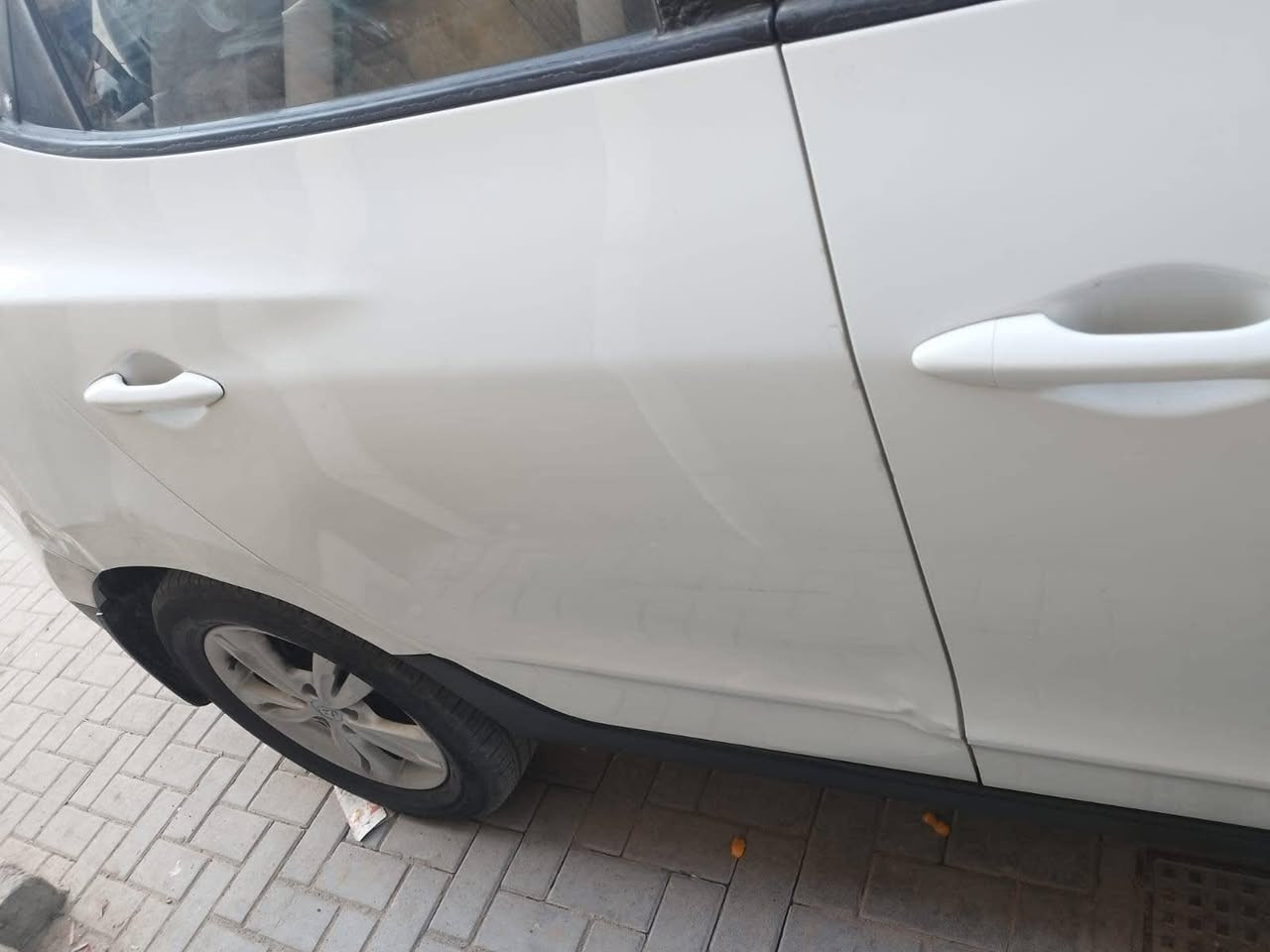 سلام وعليكم 
توسان موديل 2011
لا صبغ ولاضربه 
كفاله 
فقط بارد بيها
رقم بصره تحويل ثاني يوم 
تحكم ستيرن 
ويل كب
بلوتوث
مرايات شفط
تنته 
فول مواصفات 
مكينه كير حداديه تبريد خير من الله 
السعر132بيها مجال بصيط 
العنوان البصره الحيانيه الطاك قرب مركز الفراهيدي 
للأستفسار اكثر 
***********
