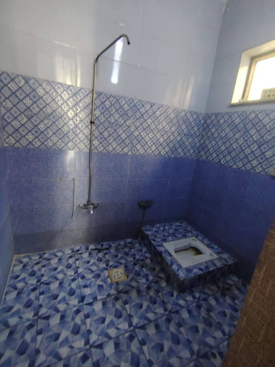 السلام عليكم  بيت 150 متر طابق واحد 
1 غرفة نوم و استقبال و حولي مطبخ كل غرف 7×7
حمام و  حديقاة 
كاشي و سرامييك  خدمات البيت 1 تانكي 2 ماطور 3 كيزر 

البيت كامل يعني جيب غراضك و كعد 

مكان البيت بغداد الزعفرانيه  قرب حسينيت المام المهدي 
شار سكلت ابو سعد المالكي 

الستفسار اكثر اتصل وبيك خير وتدلل  ***********
