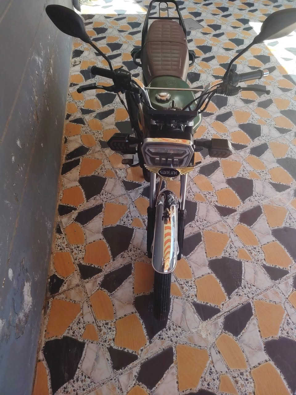 السلام عليكم ايراني للبيع موديل 24 شكله 25 ما عايزه كل شيء واي استفسار على هذا الرقم***********
