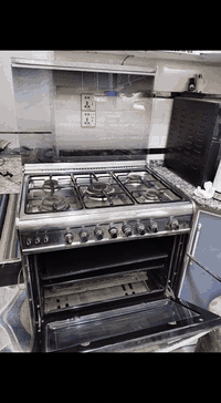 طباخ مصري  نضيف بشكل  ٢٥٠ الشراي يتفضل خاص  او ٠٧٨١٢٦٠٦٦٤٧