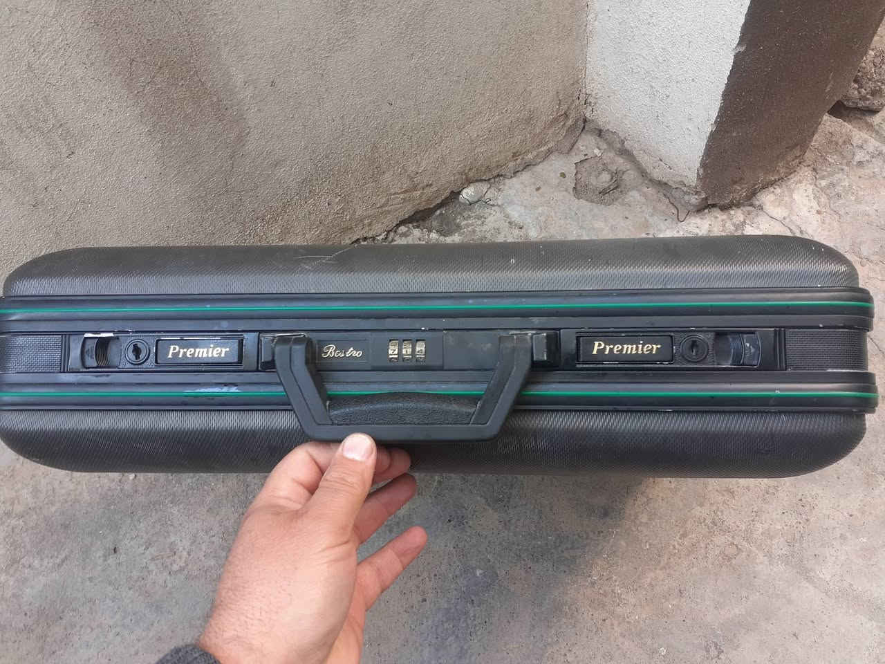 جنطة   دبلوماسي    قياس   ٥٢  ×  ٤٢
القفل    ما   يشتغل     فقط   سركيات
السعر     ٢٠     الف


**إذا كنت صاحب هذا الإعلان وتريد حذفه لأي سبب، رجاءا أرسل رسالة إلى الدعم الفني**