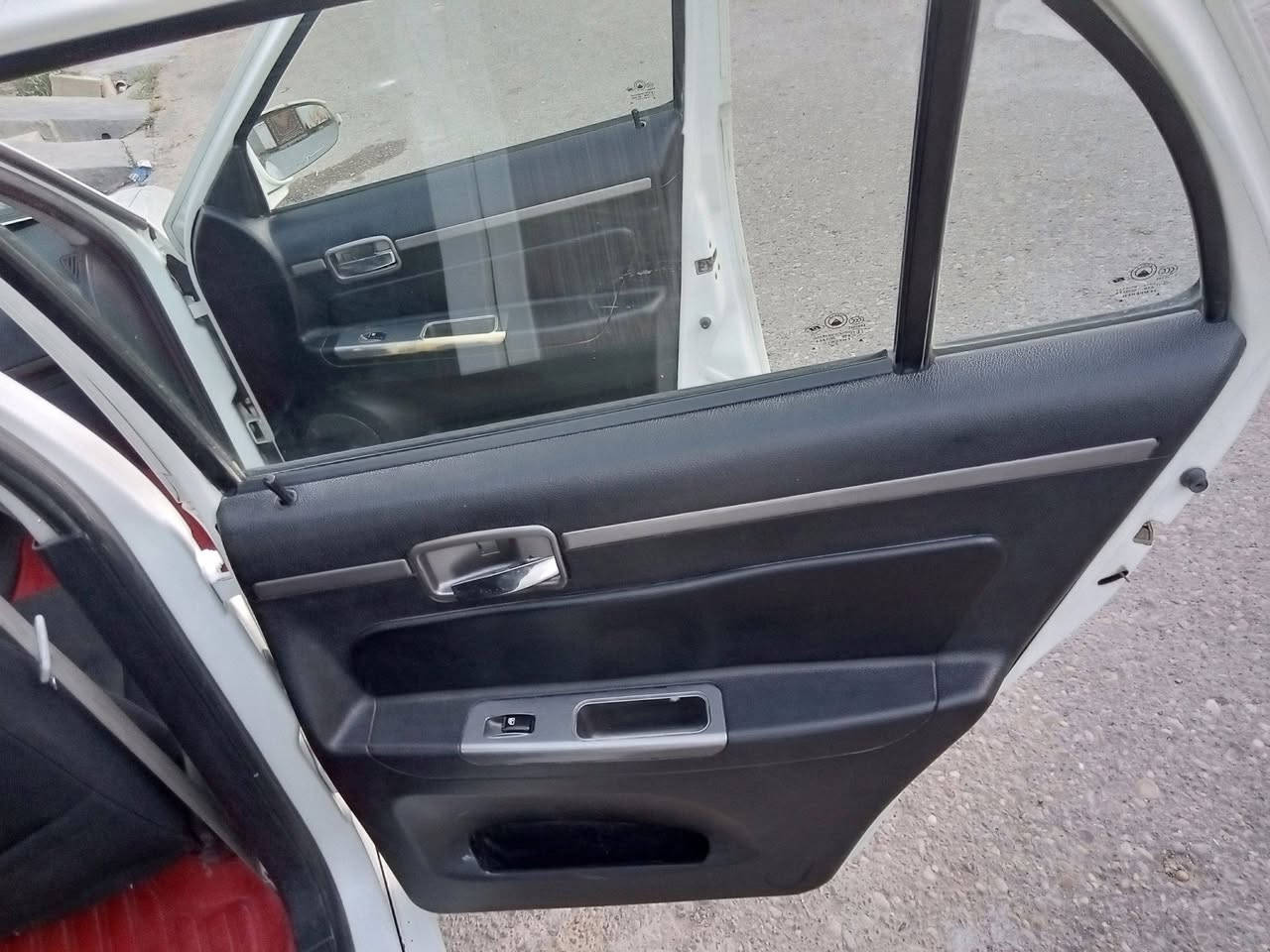 السلام عليكم سياره نوع جيلي سي كي موديل 13 نظيفه خصوصي رقم بغداد بسمي السعر 42 ضرر السيارة جاملغ الخلفي ضربة خفيفة والجاملغ الامامي أيضا من يم الخشم تخم تاير باتري جديد كير ومكينة ياباني لا صرف ولا تبخير العنوان بغداد المدائن للاستفسار الاتصال على الرقم التالي/***********/***********
