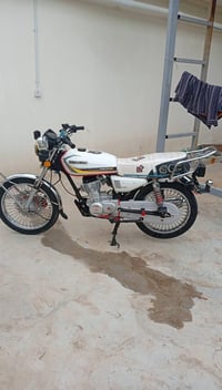 دراجه للبيع 2025 اوراق محرك ما مفتوح كهربائيات كلها شغاله السعر 700 وب...