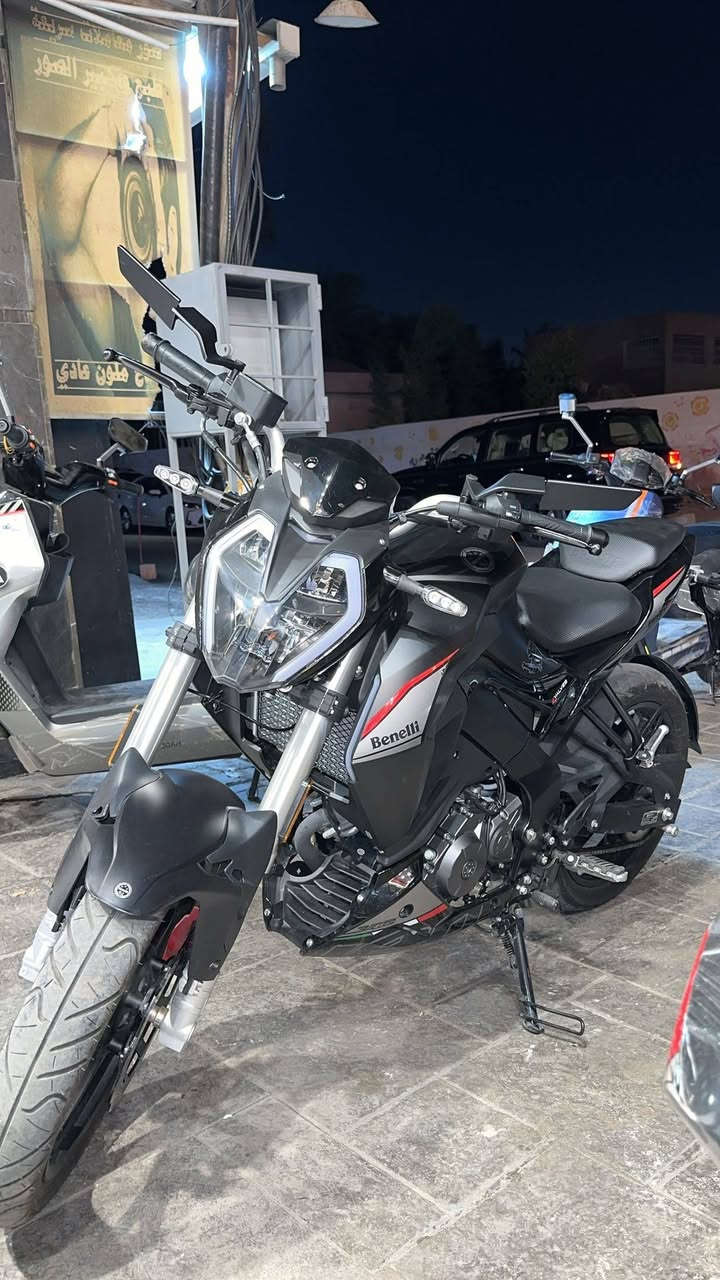 السلام عليكم
بنلي S 180

الدراجة موديل ٢٠٢٤ جديدة وبعدها داخل الضمان ماشية فقط ١٤٠٠ كيلو متر مابيها اي نقص وبيها مرايات نينجا وقفل دسك ابو الانذار ودهن جديد امز اويل 

وكل غراض الشركة موجودة وياها 

رقم اربيل كاملة بأسم عربي 

سعر الدراجة ٣٥٠٠ مليون دينار وبيها مجال بسيط بيع فقط 
علما سعر الزيرو ٤٥٠٠ مليون
مكان الدراجة بغداد حي العدل 

***********
