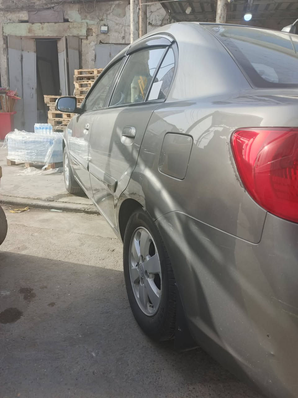 كيه ريو موديل ١١ بغداد باسمي مكفوله عده بارد بسيط يم البك لايت تخم تاير جديد صدر ودبلات جديد سياره جاهزه وخير من الله السعر ٩٥ 
***********
***********
