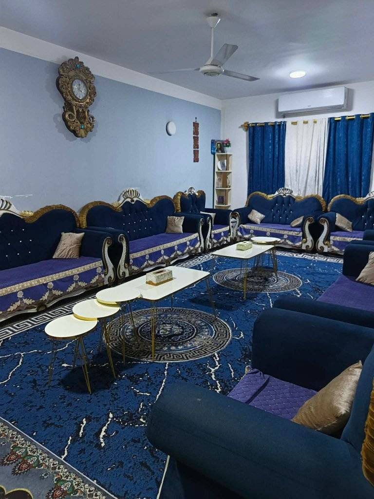 للبيع بيت طابو صرف مجمع الاميرات طابقين وبي 5  محلات مساحه 327 متر موقعه ركن بيت اساس وسقف صب كونكريت السعر 400 مليون وبي مجال للشراي


**إذا كنت صاحب هذا الإعلان وتريد حذفه لأي سبب، رجاءا أرسل رسالة إلى الدعم الفني**