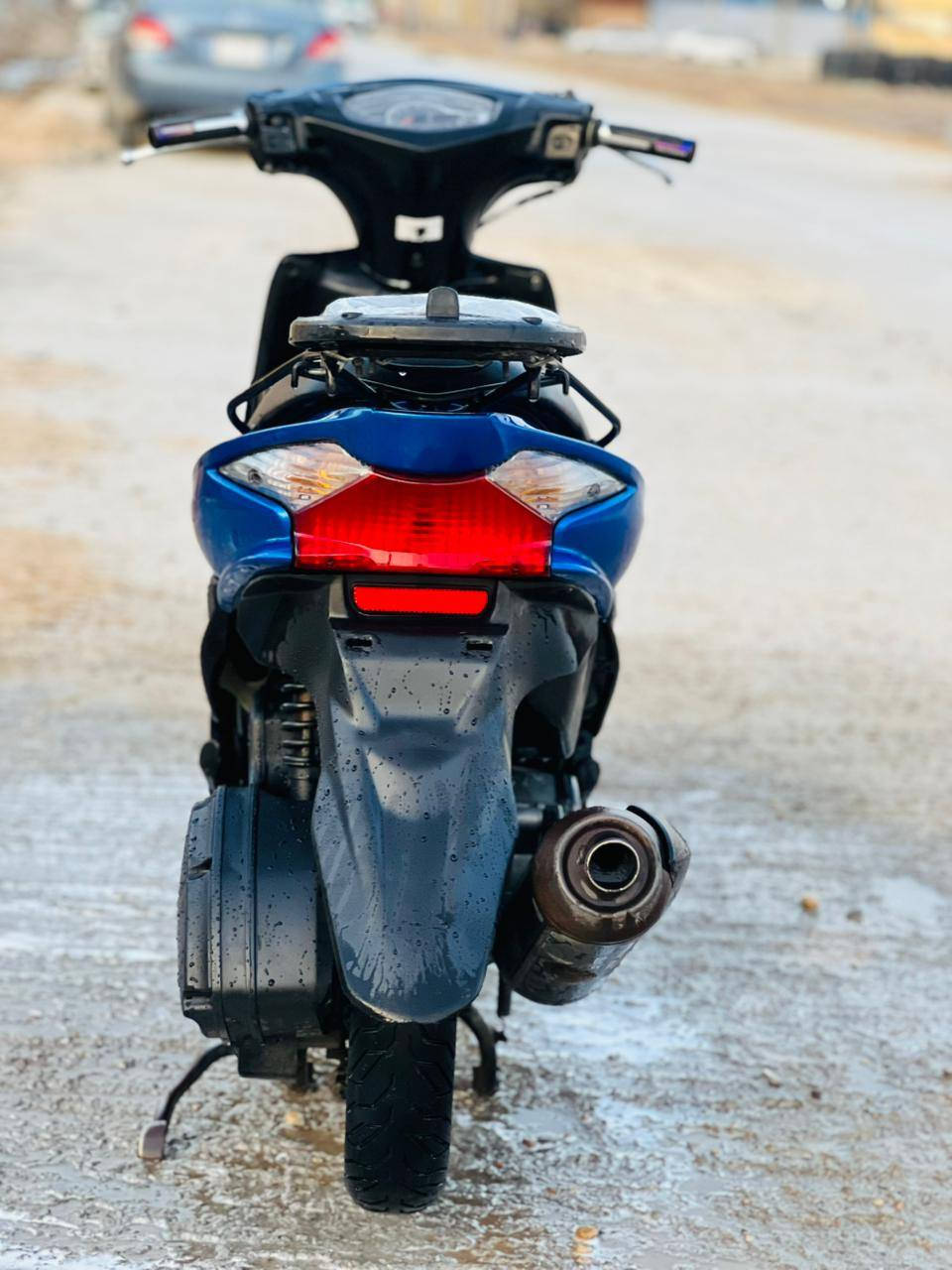 السلام عليكم ادرس حديث مفتوحة رايمر  دراجة كلها شغالة تخم تاير جديد دراجة ناعمة شلعة ومعدل السعر ٦٥٠وبيها مجال برغي ما بيها نقص *********** مكان كوت خاجية خاص كفرات بلادي 
ملاحضه عداد طافي
