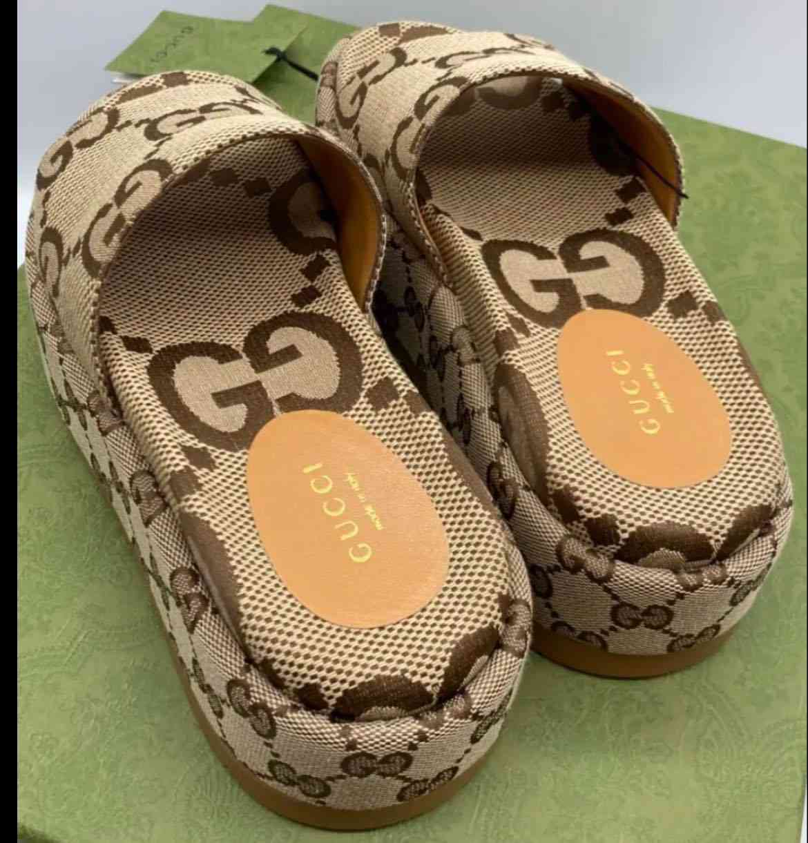 قبعة وسلبر ماركة كوجي الاصلي مختوم ايطالي
خلو سعر وبلعافيه


**إذا كنت صاحب هذا الإعلان وتريد حذفه لأي سبب، رجاءا أرسل رسالة إلى الدعم الفني**