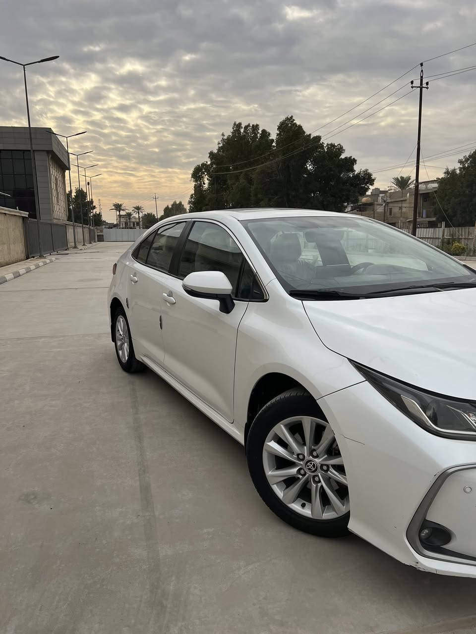 السلام عليكم 
كورلا 2023 ساز خليجي للبيع او المراوس
السيارة فول مواصفات بصمة وفتحة وقطعتين تبريد ومري شفط السيارة محرك 1800 السيارة جديدة كلش 
رقم سليمانية تحويل مباشر السيارة بيها جاملغ امامي ايسر وبنيد مبدلات من شركة تويوتا فقط السعر 167 وبيها مجال شي بسيط جداً 
مكان السيارة البياع حي المواصلات 
تلفون ***********
