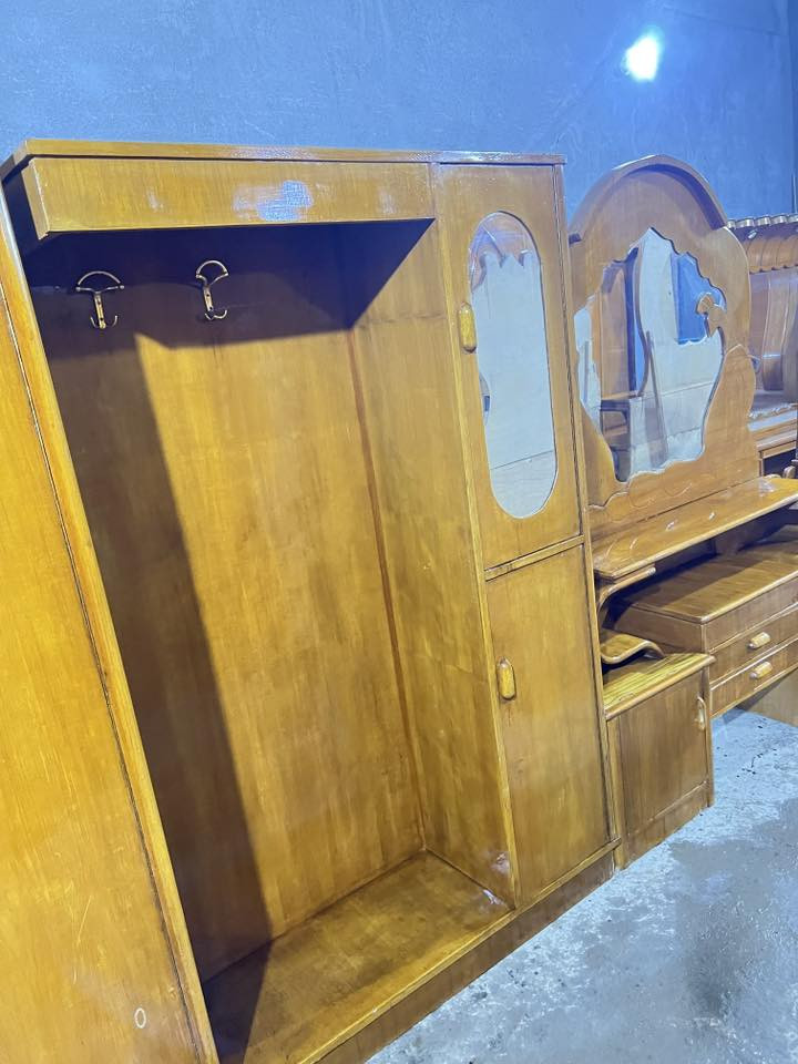 سلام عليكم غرفه نجاره صاج مستخدمه نظيفه داخل خارج صاج السعر ٥٥٠ العنوان الحله ***********
