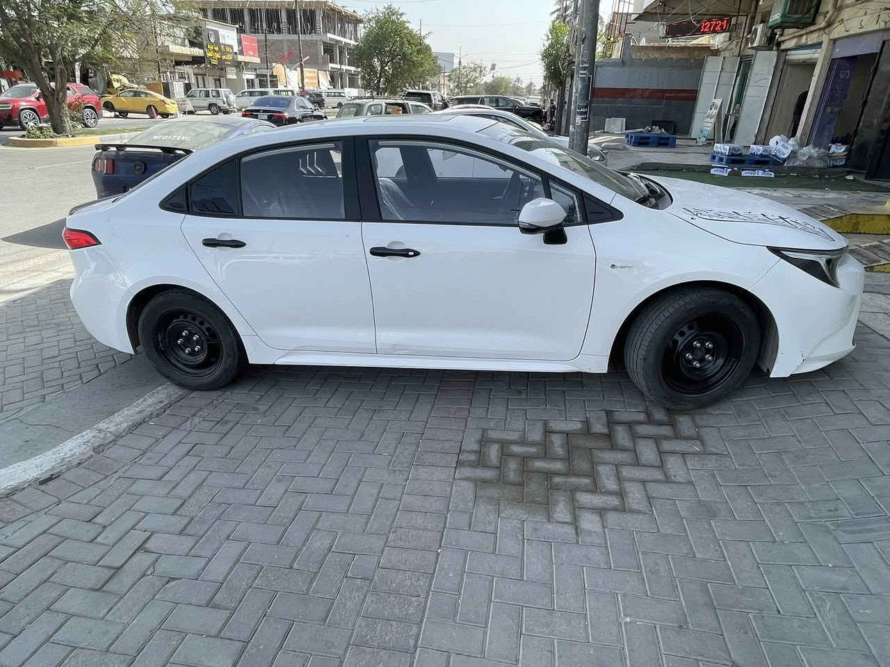 سلام عليكم للبيع :كورلا شكل امريكي 2025🔥🔥 ماشية 30 فقط❤️‍🔥
رقم بغداد ب أسمي✅
مواصفات :
بصمة
كشن كهرباء
جلد
فتحة 
قيادة ذاتيه 
ردار امامي مانع اصطدام
تحديد مسار عند الخروج من المسار ترجعك الى مسارك
شاشة كار بلي وكامره بلاديه 
عدادات فول دجيتال
لايتات فول زنون بلادي
مود درايف ثلاث انظمة قيادة 
اوتر هولد
سايد بريك بصمة
لد نهاري 
ويلات كروم حجم 16 
وباقي مواصفاته المعروفه.. 
.ومبدل دهن وكالة اصلي يعني سيارة جاهزة للاخير..  

 السعر 155
للاستفسار: ***********
بغداد العامرية
