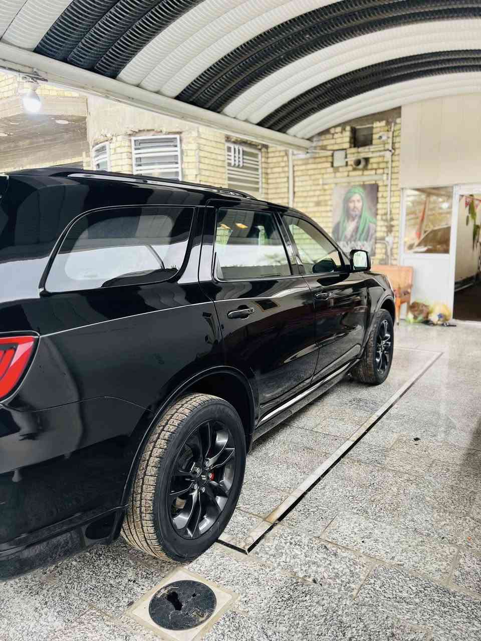 السلام عليكم ورحمة الله وبركاته..
________________________
✅اسم السيارة : دوج دورنكو 
✅الموديل : 2021  
✅رقم السيارة :بغداد 
✅الضرر : جاملغ وربع البنيد 
🇱🇷الفئه GT
___
🔻1-حجم المحرك  6 سلندر 3600
🔻2-ويل كب حجم 20 
🔻3-بصمة ابواب و بصمة تشغيل و 🔻تشغيل عن بعد   
🔻4-لايتات زينون اصل  
🔻لد لايت متغير الوان
🔻5-حساس خلفي اصل   
🔻6-كشافات دعامية زينون
🔻7-رادار جانبي
🔻8-غرفة السيارة جلد 
🔻9-تحكم كهربائي متكامل لمقعد السائق  
🔻10-شاشة كبيرة الحجم 
🔻11-كامرة خلفية 
وباقي المواصفات المعروفة 

✅السعر257 وبيها مجال 
***********📍مكان سياره بابل المسيب قرب مرقد أولاد مسلم
