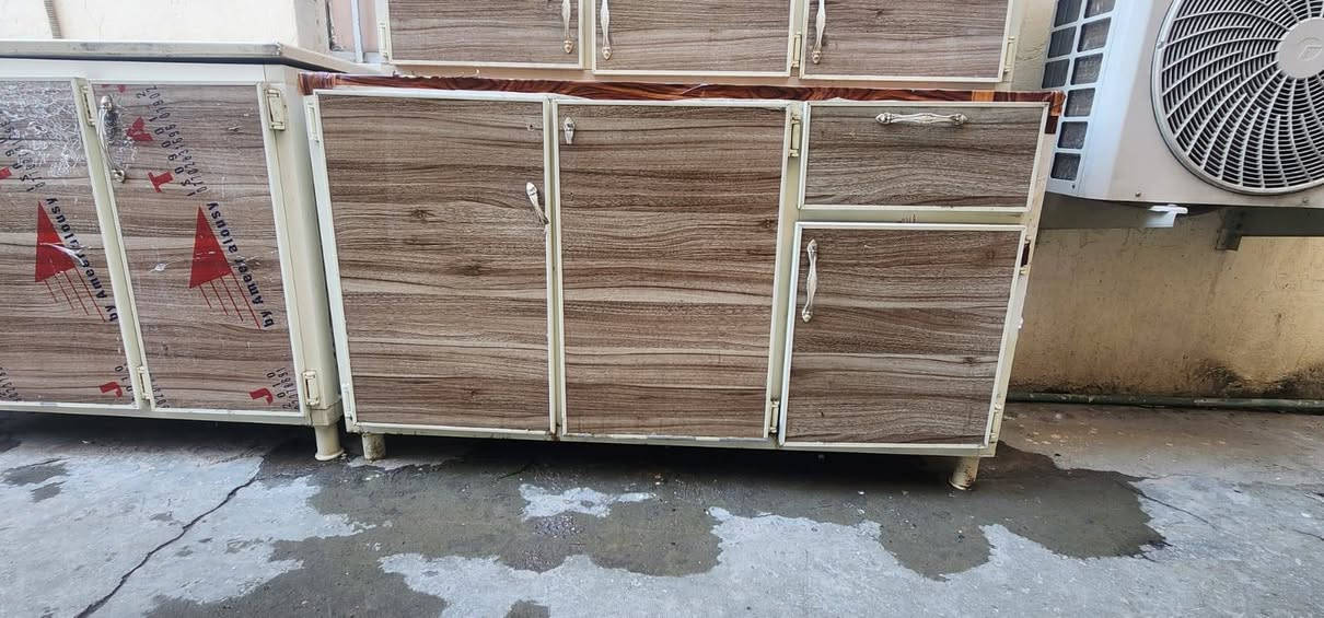 السلام عليكم، للبيع
كاونتر وسنك السعر 250 
العنوان /بغداد، الدوره، الطعمه 
رقم الهاتف:  ***********
