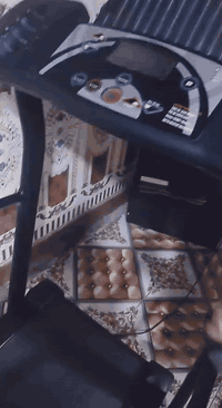 سلام عليكم ورحمة الله وبركاته جهاز جري استخدام كلش قليل مثل ماوضح بالصوره الحجم ابو الجكات اي نقص مابيه السعر 200  رقم الهاتف ***********
