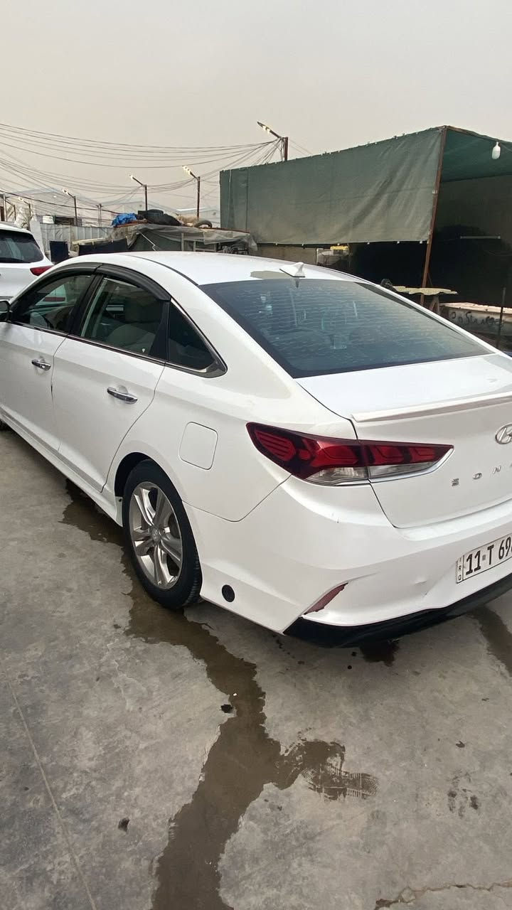 سوناتا وارد أمريكي موديل 2018 سيارة احلى من الصور ليبل واحد حادثها واضح سونار واضح السعر ابلاش 115 وبيه مجال قليل حك جيه
للتواصل 
***********
عنوان ديالى ناحية جديدةً الشط
