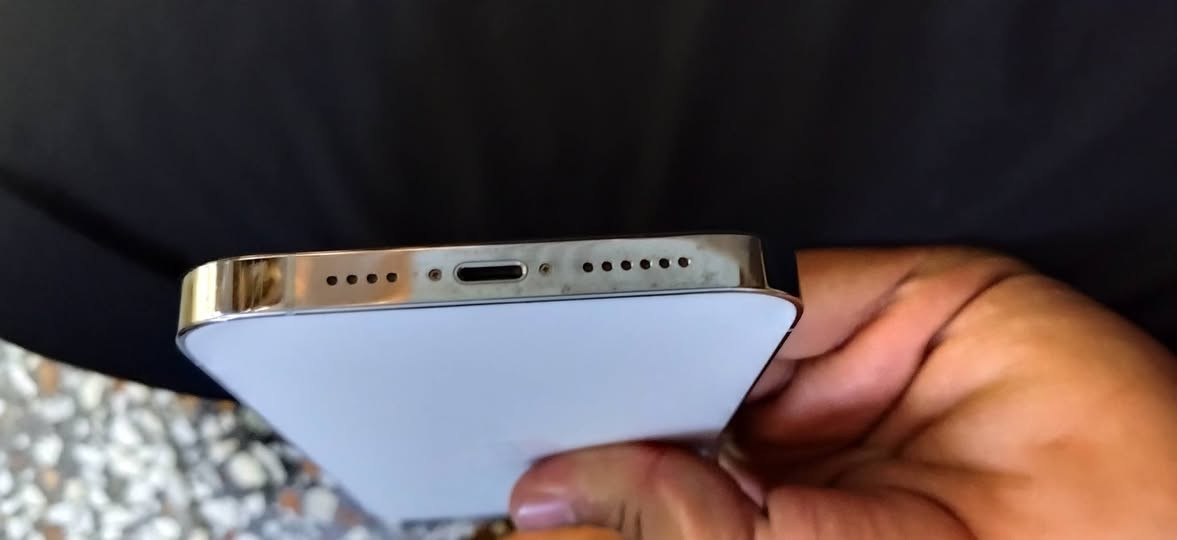 سلام عليكم 
ايفون 13 برو ماكس للبيع
اذكره 256 
بطاريه 85
شاشه اصليه
ما بدل بيه شي 
عنوان شعب قرب أسواق مركزيه 
***********
