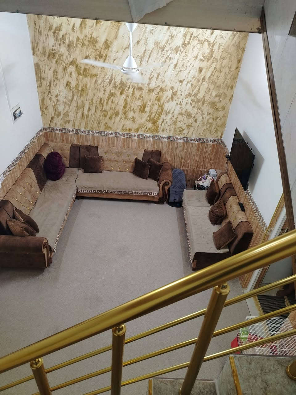بيت للبيع اركوازي كيعان وريا مساحه 120 طابو زراعي
خدمات فول صب مجاري ماي فول

بيت فول مواصفات مع أثاث أي بدون أثاث حسب مشتري 

مكونات البيت 

غرفه نوم // 
صاله //
 استقبال //
 مطبخ //
 صحيات داخلي خارجي //
كراج سياره //
بيوتنه//

السعر 45 بي مجال 

للاستفسار ***********
