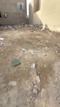 ⁨ قطعة ارض للبيع 📈  📍 العنوان : حي الجامعة ، بالقرب من مدرسة الجامعة  ...