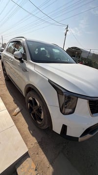 ٤ سلندر ٢٥٠٠ • ٩٠ ألف • ٧ مقاعد