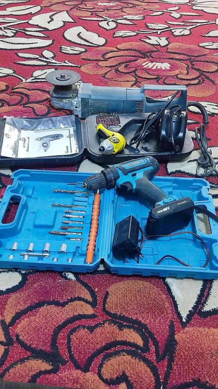 السلام عليكم للبيع كوسره حجم كبير باله بلاد وشرط الشغل مع دريلات عدد 2شرط الشغل كلهن 120 موبايل ***********
