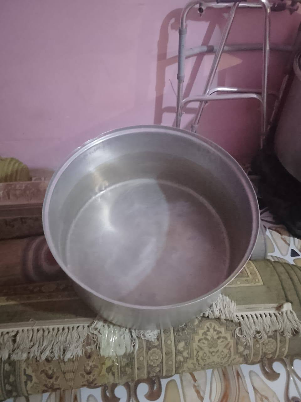 السلام عليكم جدور كبار مال طبخ +طباخ للبيع كلهن ب١٧٥وبيهن مجال بسيط للطيبين ماعرف قياسهن تعال بعينكم شؤفوهن احسن مكاني  الانتصارالتصنيع قريب ع محطه ماء ارو مال احمد كحل للاستفسار اكثر الاتصال ع الرقم ‏‪***********‬‏بي واتساب
