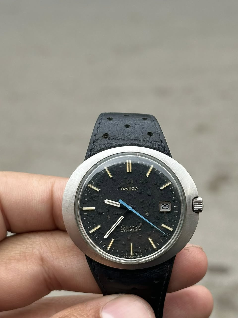 السلام عليكم نوادر الامكا الداينمك نصب تكويك وليس اوتو يعني نواد
قطر ٤١ 
الساعة اصلية بل كامل جامة وبك وسير ودكمة توقيت مضبوط. 
الساعة نضيفة جدا   السير يوجد بي اثر استخدام 
    

السعر ٤٢٠$ 
***********
