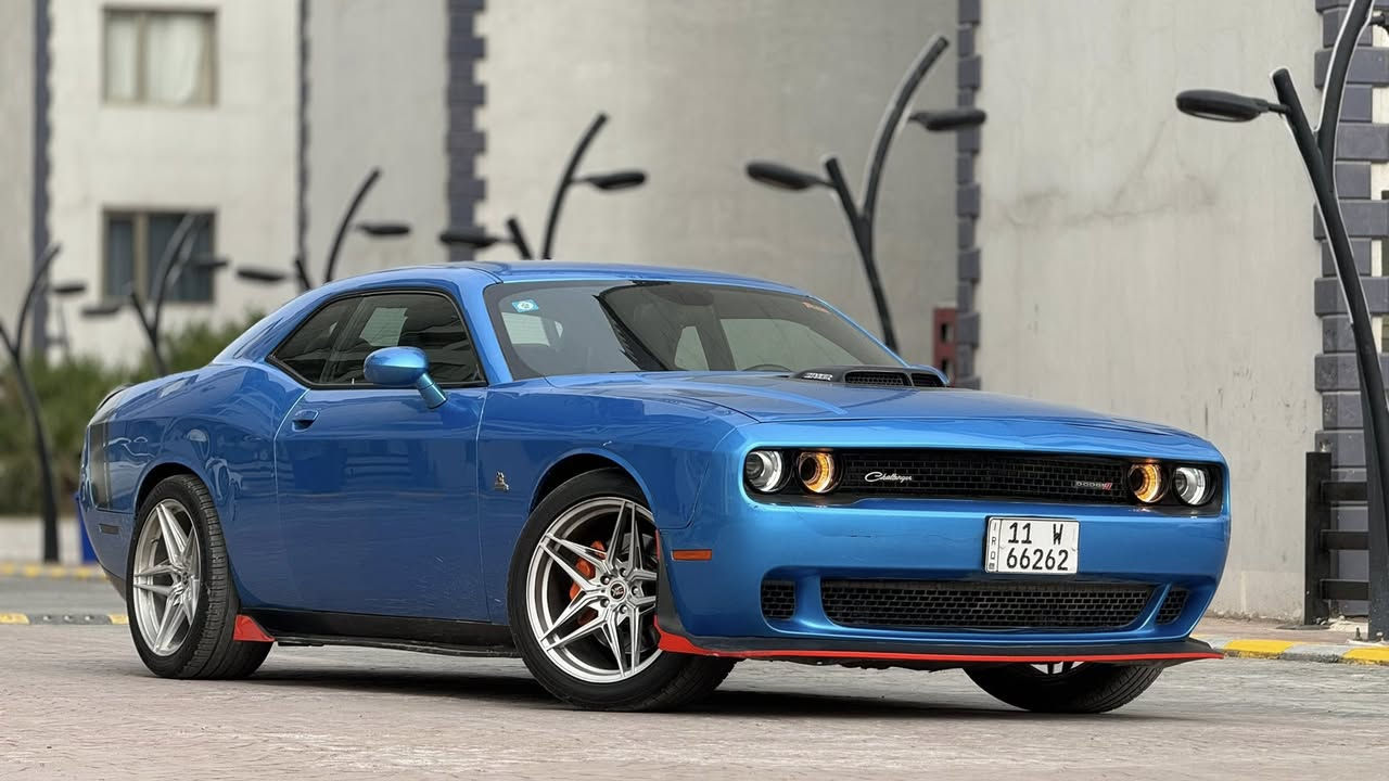 السلام عليكم 
بيع او مراوس
جالنجر قطعة مميزة SHEEKR
مديل : 2016 شيكرر
ماشية : 61mi الف
رقم شاصي 2C3CDZFJ1GH231876
حادثها بنيد جاملغ وو بلادي اصلي نفسه تبدل
وبل عراق بيها بارد بل جاملغ سايق وبراس الشاصي شويه تعديل بداية فقط
فول مواصفات فول عدا الفتحة 
خزن ميموري فول سياره 
دركة عليها ار بي ام 
داخلها كله كاربون فايبر 
مكينة 6400 بلاد و كير مكينة مكفولات شرط
باقي سياره مكفول وبدون نقص جاهزة للاخير
عليها غرفة لوك بعدها
رقم بغداد هزة رقم سنويه جديد بسمي
العنوان : بغداد اليرموك
***********
