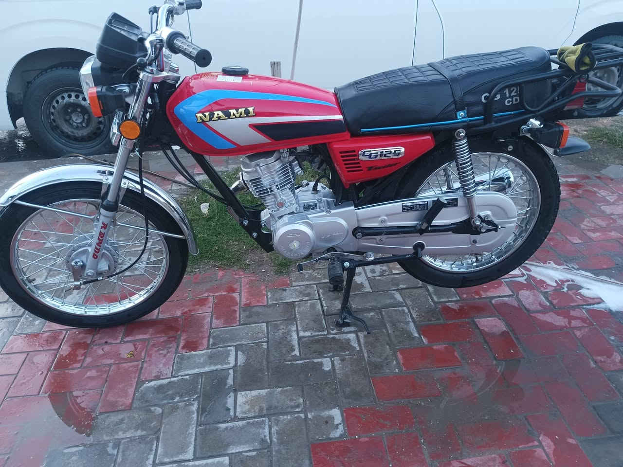 للبيع 
موديل 25 شهر ال 10 اوراق سكنر 
دراجه نضيفه وجديده
مكاني كربلاء حي العسكري
السعر 625 وبيها مجال 
***********
