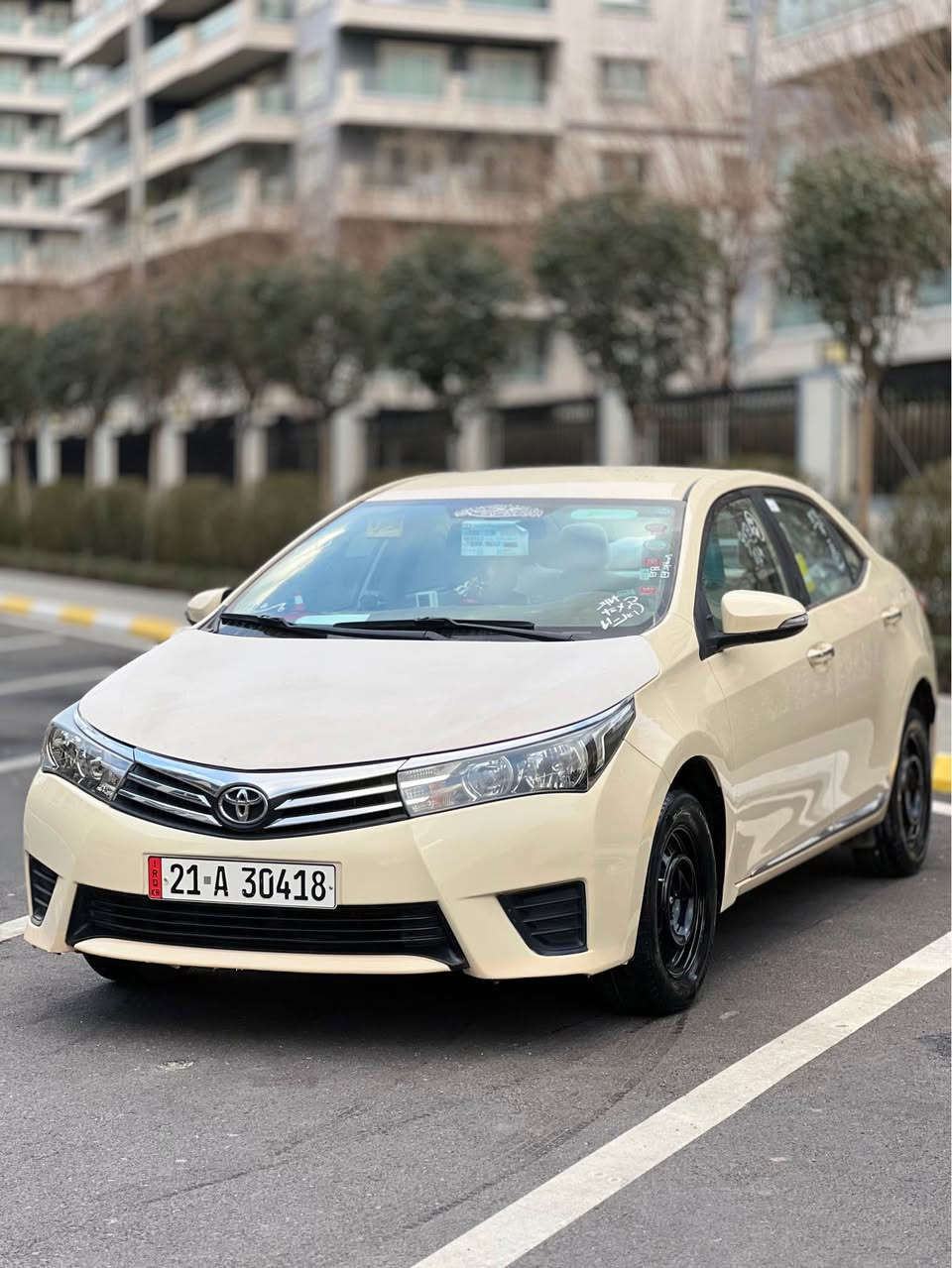 کرۆلا مۆدیل 2014 شکڵ گۆڕاو 
مەکینە 18 گیڕو مەکینەی بەشەرت هەڵمیشی نییە 
سەیارەکە بێ بۆیاخە 
چوار تایەی لۆکی بۆ بەسراوەیەک هەفتەیە 
سەنەوی بەسەر چووە ژینگەی دراوە 
سەیارەکە پار کڕیومە  نزیکی دوو دەفەترم پیاوە 
یەک 250 مەسروفی تیا نییە ئی ماڵی خۆمە 
لە ناو دەرەوە لۆک لۆکە کامل جوانکاریم بۆ کردوە 
لە سلیمانیم موشتەری لەخزمەتام 
سعری 170گەڵاو مەجالیکی کەم 
*********** السليمانية, العراق
