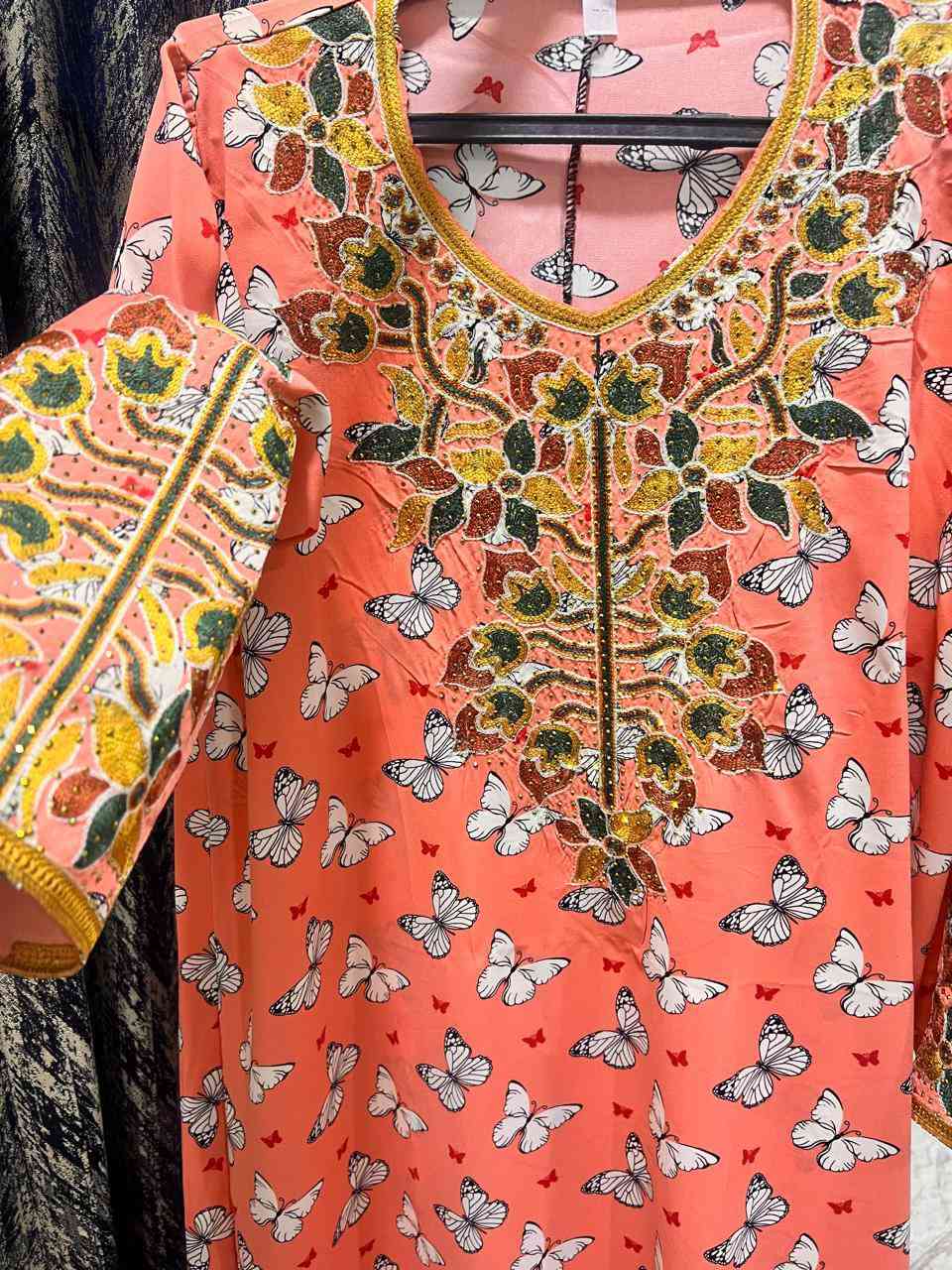 مخور كشمير كوالتي جدا ممتاز 
توفر بموديلات ٢ 
سعر القطعه ١٥ الف فقط
الرقي والجمال والسعر المناسب يمنا وبس 

🌺🌺
للطلب لطفا  مراسلة البيج أو تنورونا  للبوتيك حله شارع ٦٠ مدخل شارع الحسينيه


**إذا كنت صاحب هذا الإعلان وتريد حذفه لأي سبب، رجاءا أرسل رسالة إلى الدعم الفني**