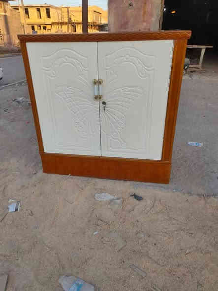 السلام عليكم انه صباغ واشد غرف واصلح غرف بيبان واهذ شغلي واهذ رقمي *********** ابوحسن حت اذغرفه مصبوغ صاج نصبغ ابيض حراري وعدنه سيارة تنقل الغراض من بيت البيت وشد غراف وفتح انه خادم
