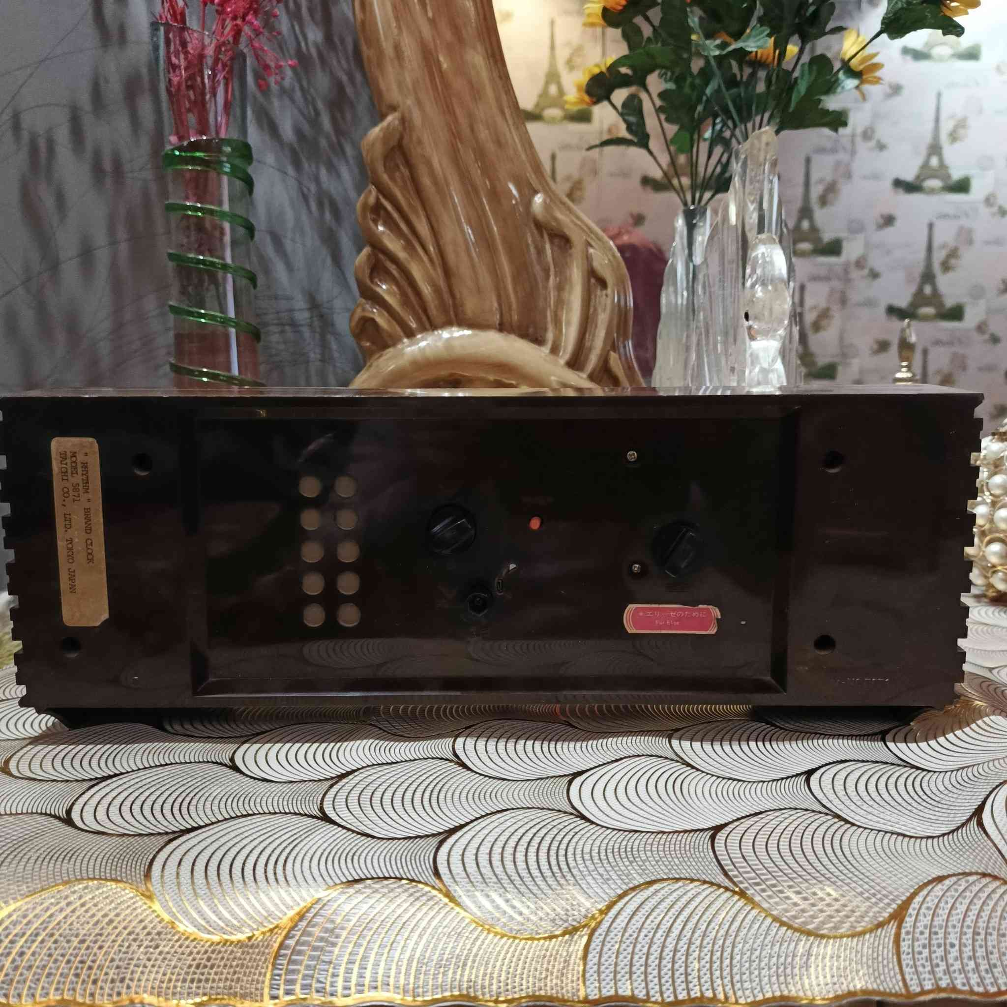 السلام عليكم ساعة صنع ياباني ريتم
استلام اسواق المركزية انتاج الثمانينات
جداً جداً نظيفه يوجد تصوير فديو لتشغيلها تكويك منبه موسيقه السعر 55 للستفسار عل خاص يوجد توصيل 
***********
