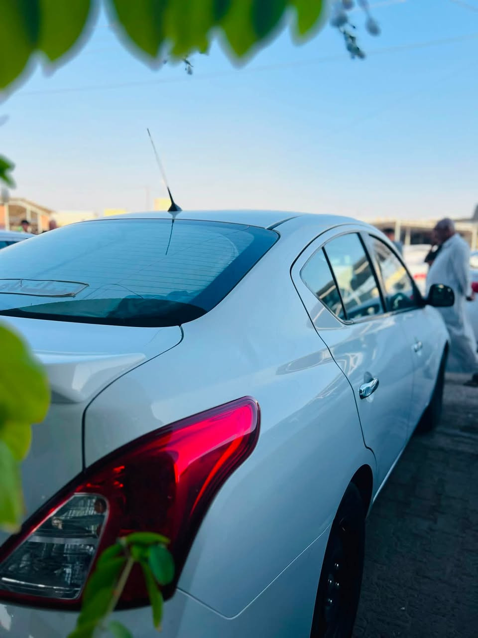 السلام عليكم 
سني هندي 2021 مكفوله من الصبغ والتبديل بيها بارد بابين جهه السائق فقط جاهزه من كير محرك حداديه تبريد عارضها 98 وبيها مجال عنواني نجف ***********

