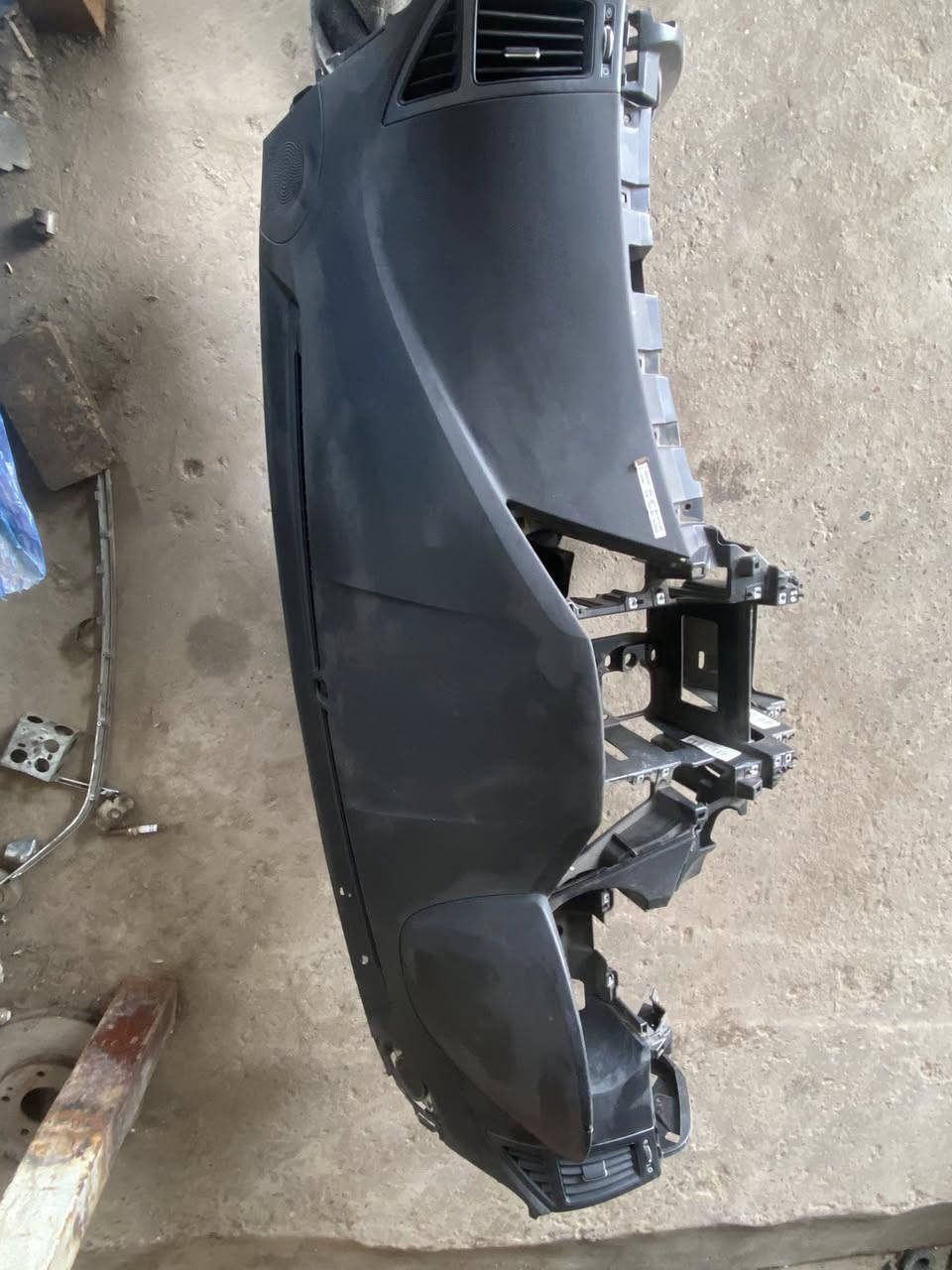 عظمه دشبول سوناتا مضلع نضافته ١٠٠ بل ميه موجود كامل من دون الظفيره وموجود بس العظمه مكان حله حي الصناعي ***********
