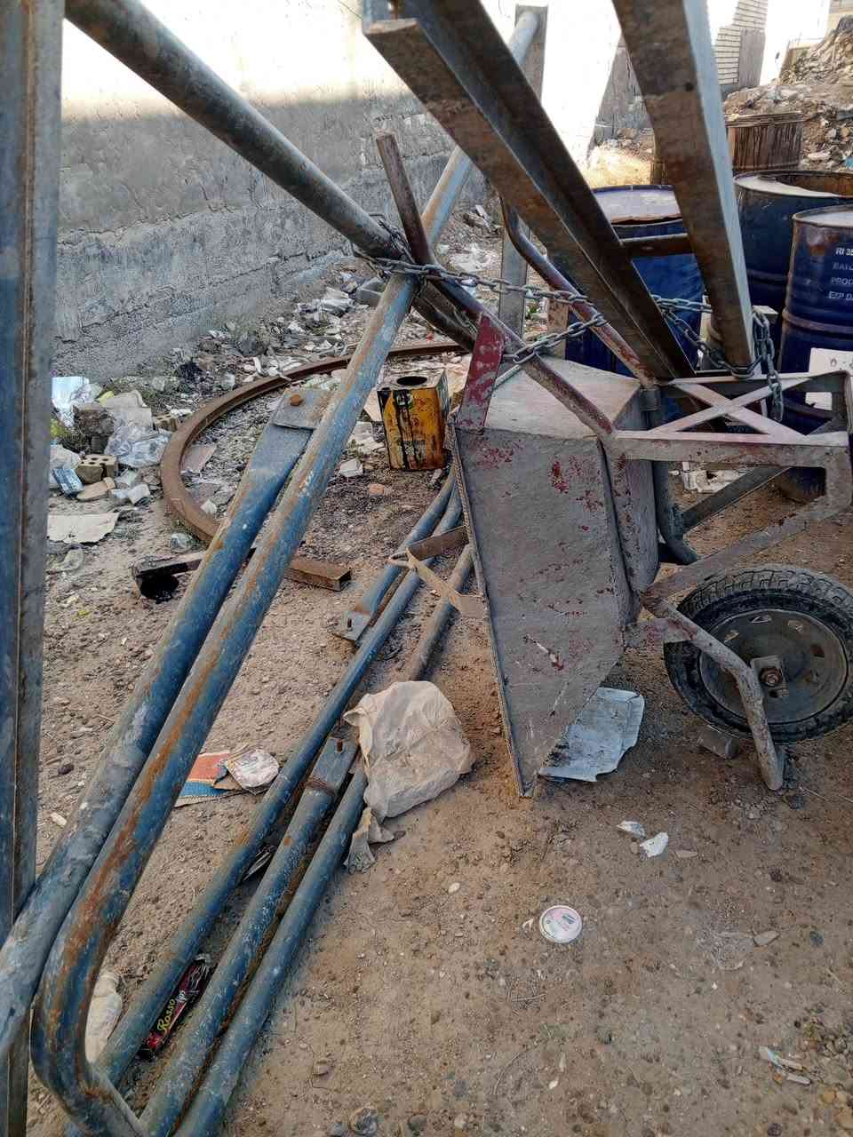 عندي ونج يطالي للبيع كامل سكلة عربانة واحد السعر ٥٥٠ قفل بغداد التاجي  ***********.   ***********
