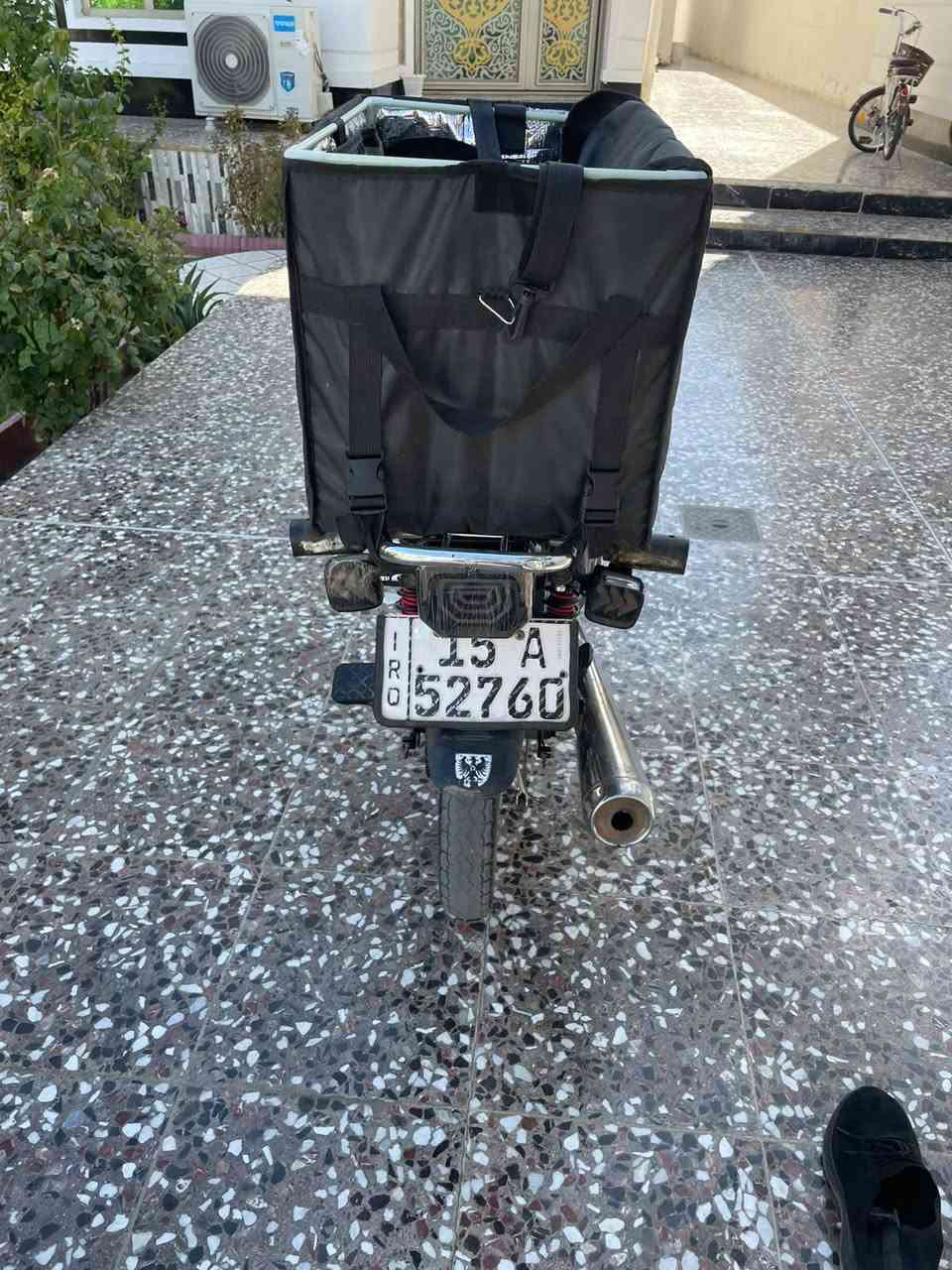 سلام عليكم دراجه سونك للبيع مسجل لوحات انكليزي تحويل شوكت متريد موديل 24 سعر 1400 وبي مجال قليل 
رقم ***********
