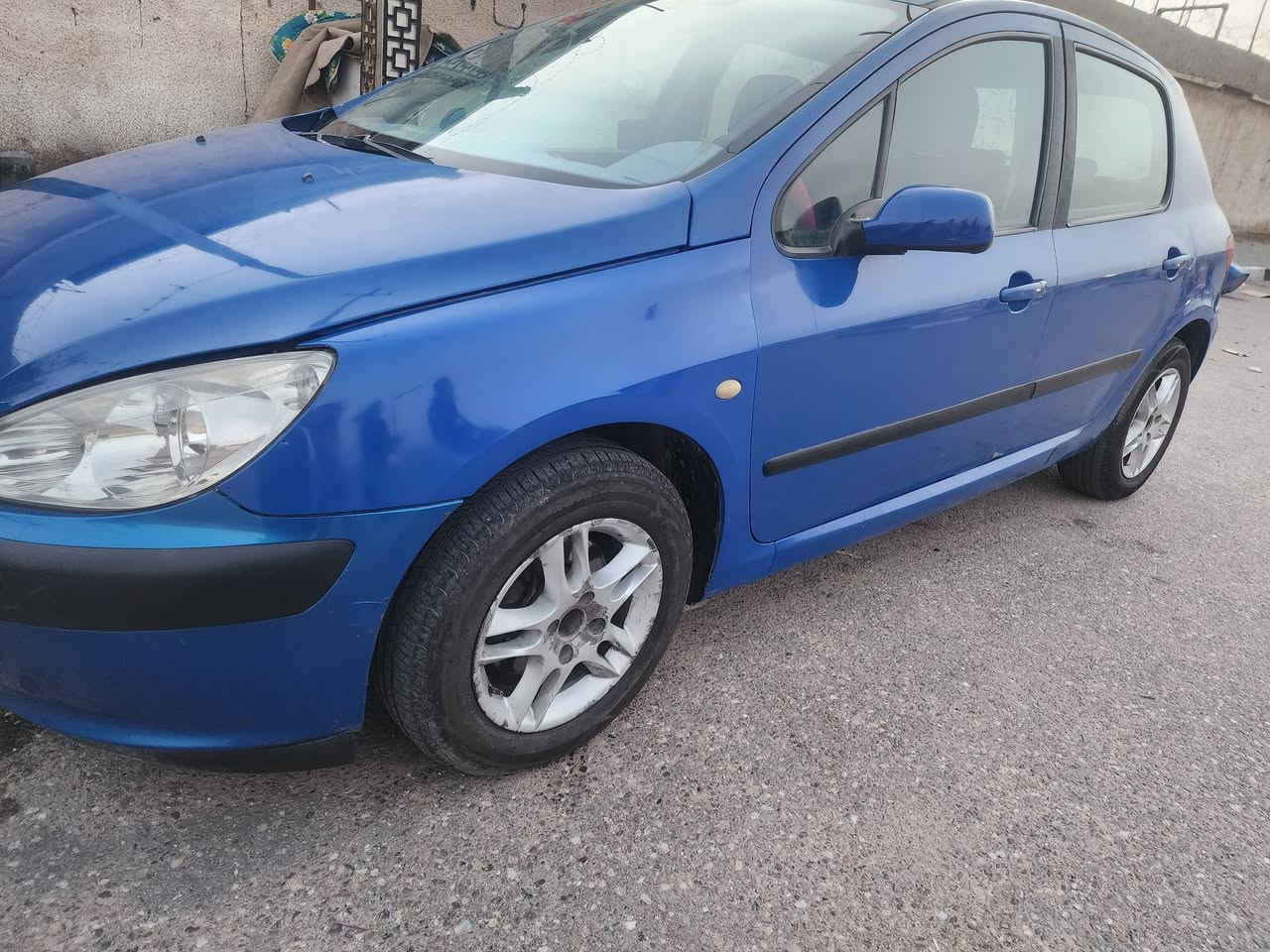 الله سلام عليكم بيجو فرنسي موديل 2004 سياره جاهزه حداديه تبريد تخم تاير اي نقص ما بيها ستخدام طالب كليه ما متعوبه السعر المطلوب 45 ورقه وبيها مجال العنوان البصره المشراك الجديد قرب المستوصف وهاذ رقمي ***********
