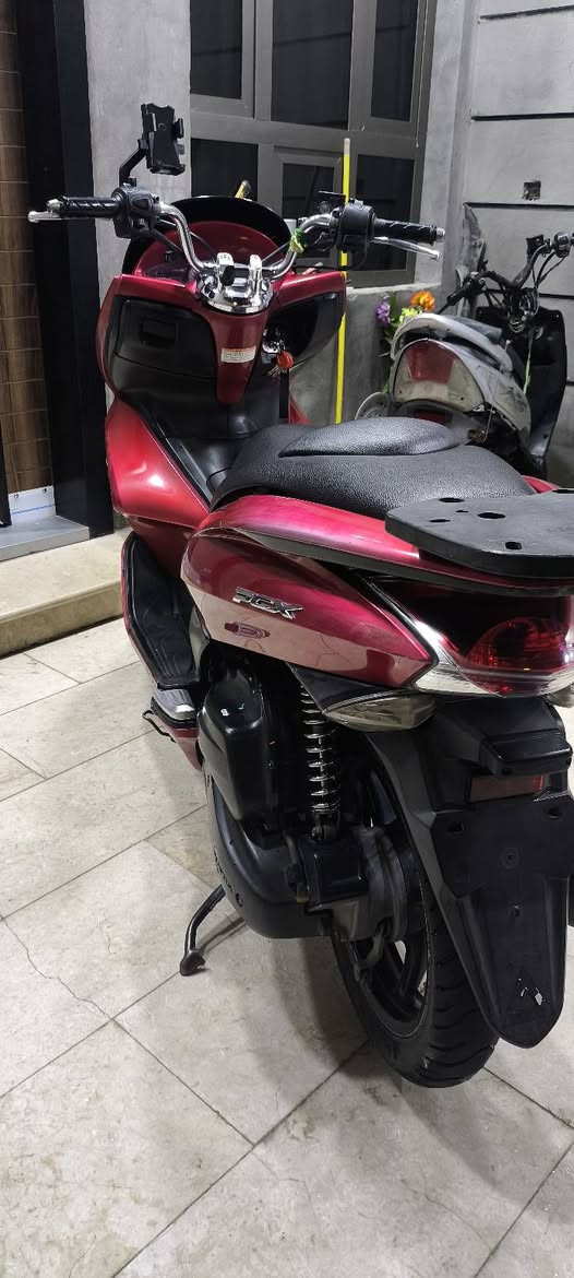 سلام عليكم pcx جيل لاول ياباني الدراجه مكفول ما عد الشخوط الموضح بالصور السعر1400 مدينه الصدر لانتصل***********
