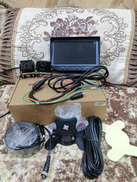 شاشه سياره كامرتين للبيع جديده بل كارتون للاستفسار 07727101438