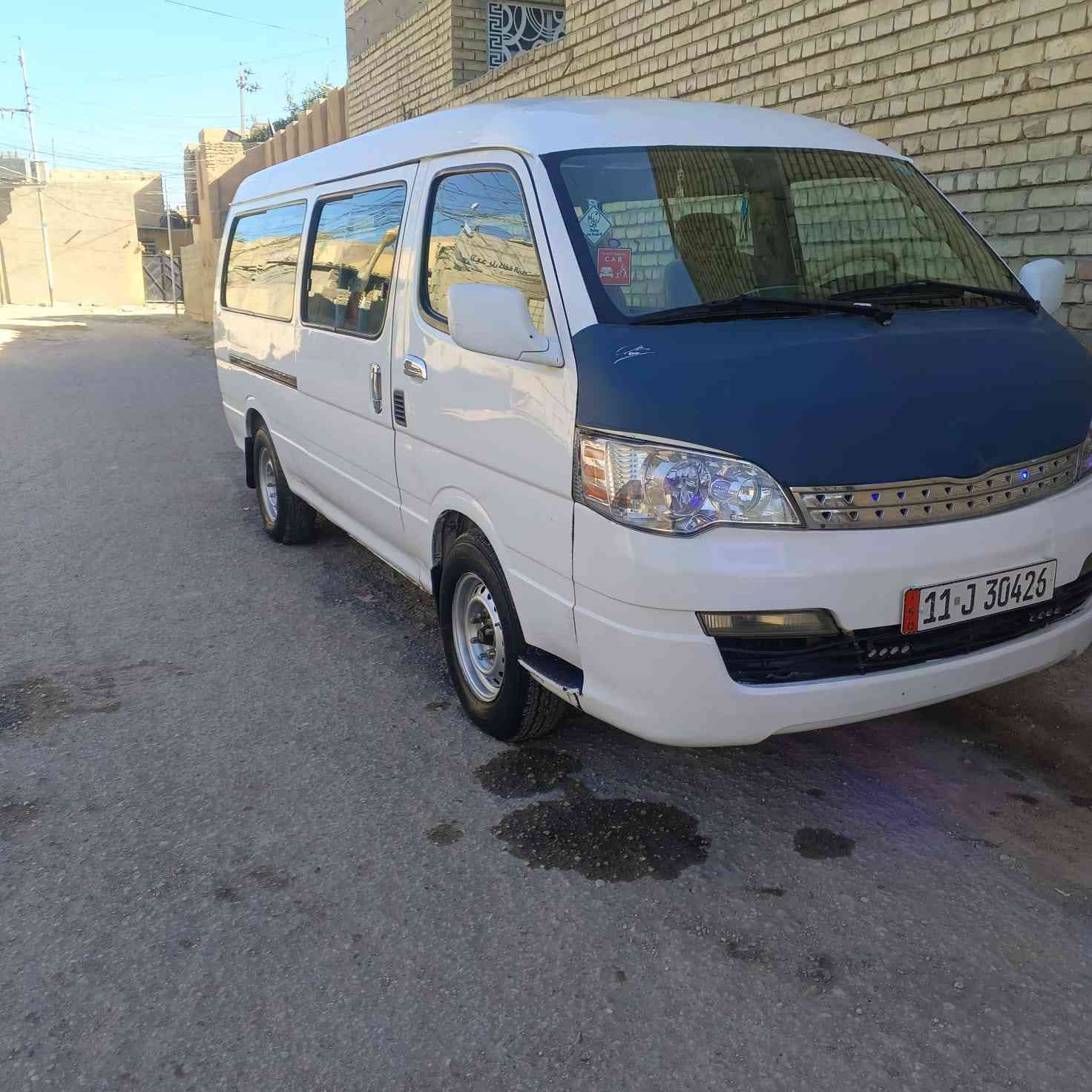 السلام عليكم سياره جنبي حرة موديل ٢٠١٤ السياره بيه طخه فوك الربع الورة صغيره ممبينه وبيهه بارد شي قليل جوة البوشيه بلكصه السيارة كهربائيات ومكينه وكير خير من الله تجي وشوف بعينك السيارة احلا من الصور وسعر ٨٥ وبيهه مجال بسيط 
***********
