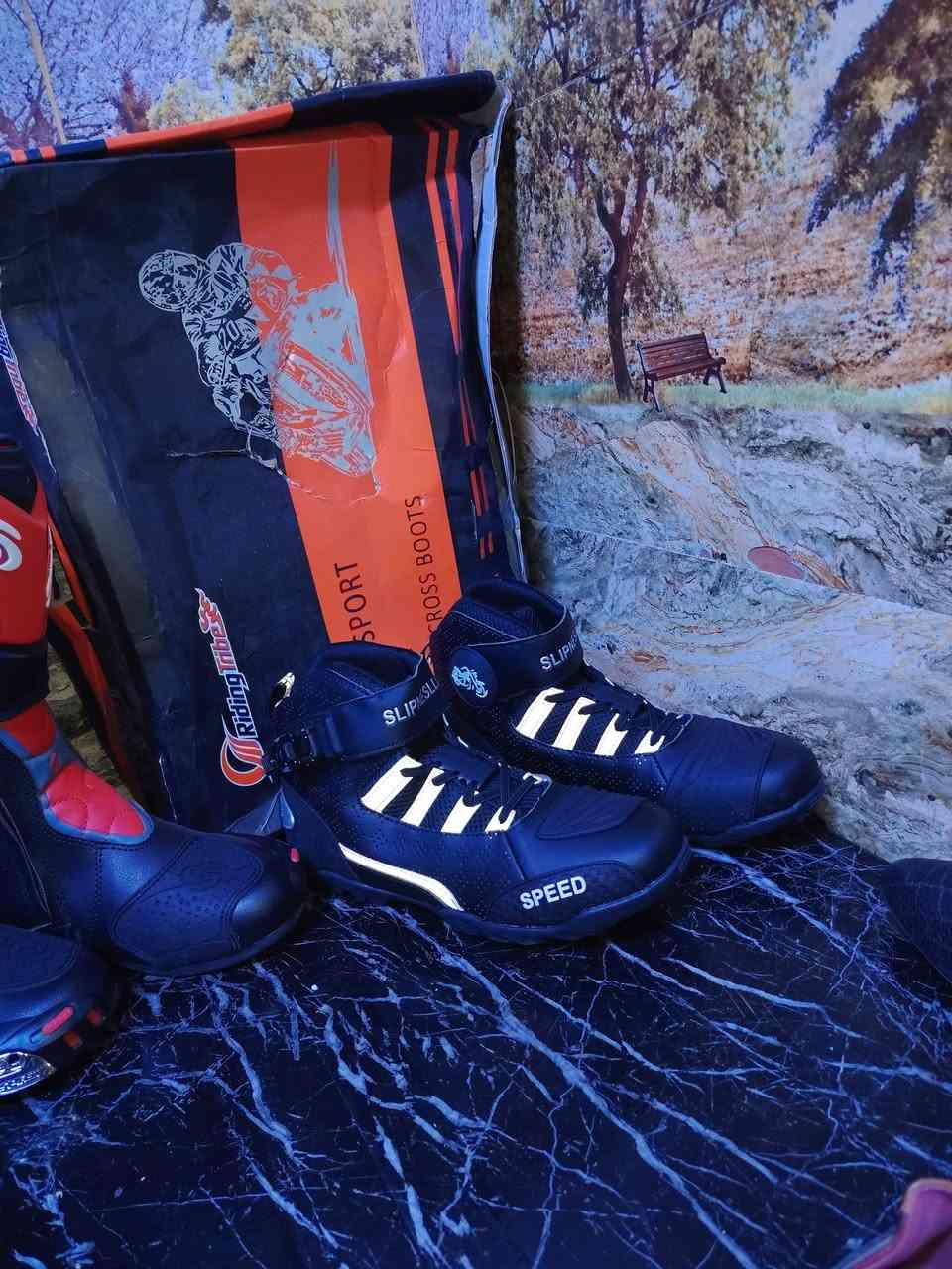 حذاء دراجة امزون اصلي ماركه كوالتي يلبس قياس40- 41 قطعه واحده فقط السعر 15 الف. فول حمايه


**إذا كنت صاحب هذا الإعلان وتريد حذفه لأي سبب، رجاءا أرسل رسالة إلى الدعم الفني**