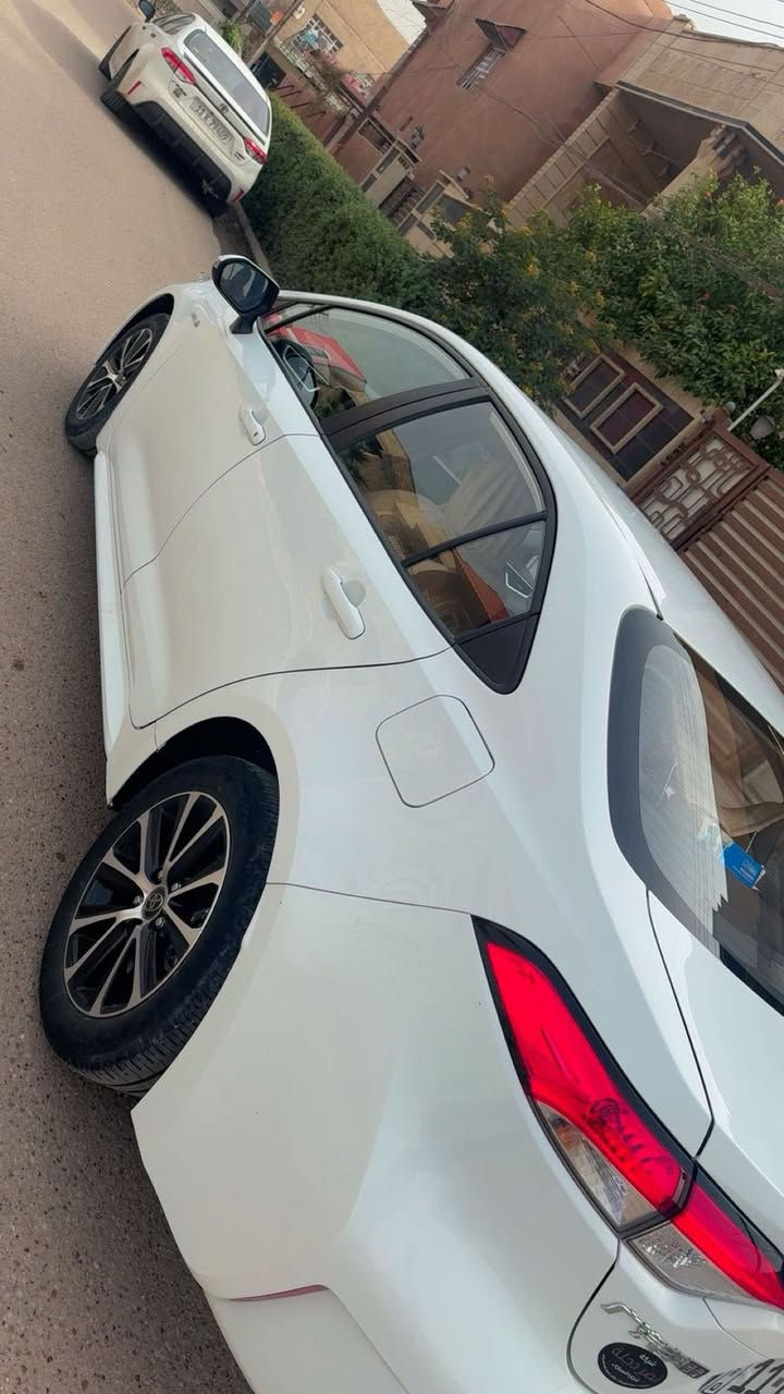 السلام عليكم
كورلا 2023 هايبرد خليجي  للبيع 
ماشية 21000  
بيهة ضربة بسيطة بالباب خلف سايق باقية على وضعها 
كشنات جلد 
بصمة 
فتحة سقف 
تبريد قطعتين 
3 انظمة قيادة ( ايكو، نورمال ، سبورت)
سايد بريك بصمة 
رادار 
اوتو هولد 
تحكمات ستيرن 
تحديد مسار 
جام اوتو
شاشة ديجيتل 
ابل كار بلي 
سعر 150 وبيها مجال بسيط 
للاستفسار متواجد واتساب ***********
