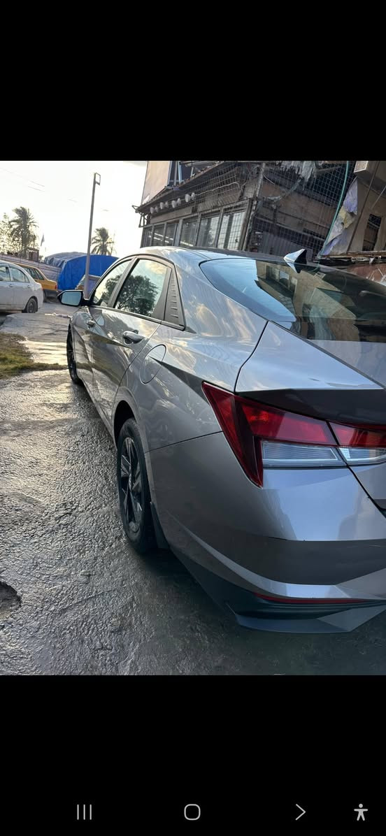 السلام عليكم ورحمة الله وبركاته 
هونداي النترا لون سلفر موديل ٢٠٢٢ وارد امريكي حادثه  بنيد امبدل  وجامل باب     بدون داخل  ارباك برده    ماشيه  ٥٠ ميل  رقم اربيل بسمي الشخصي تحويل مباشر العنوان بغداد زعفرانية  *********** بغداد, العراق
