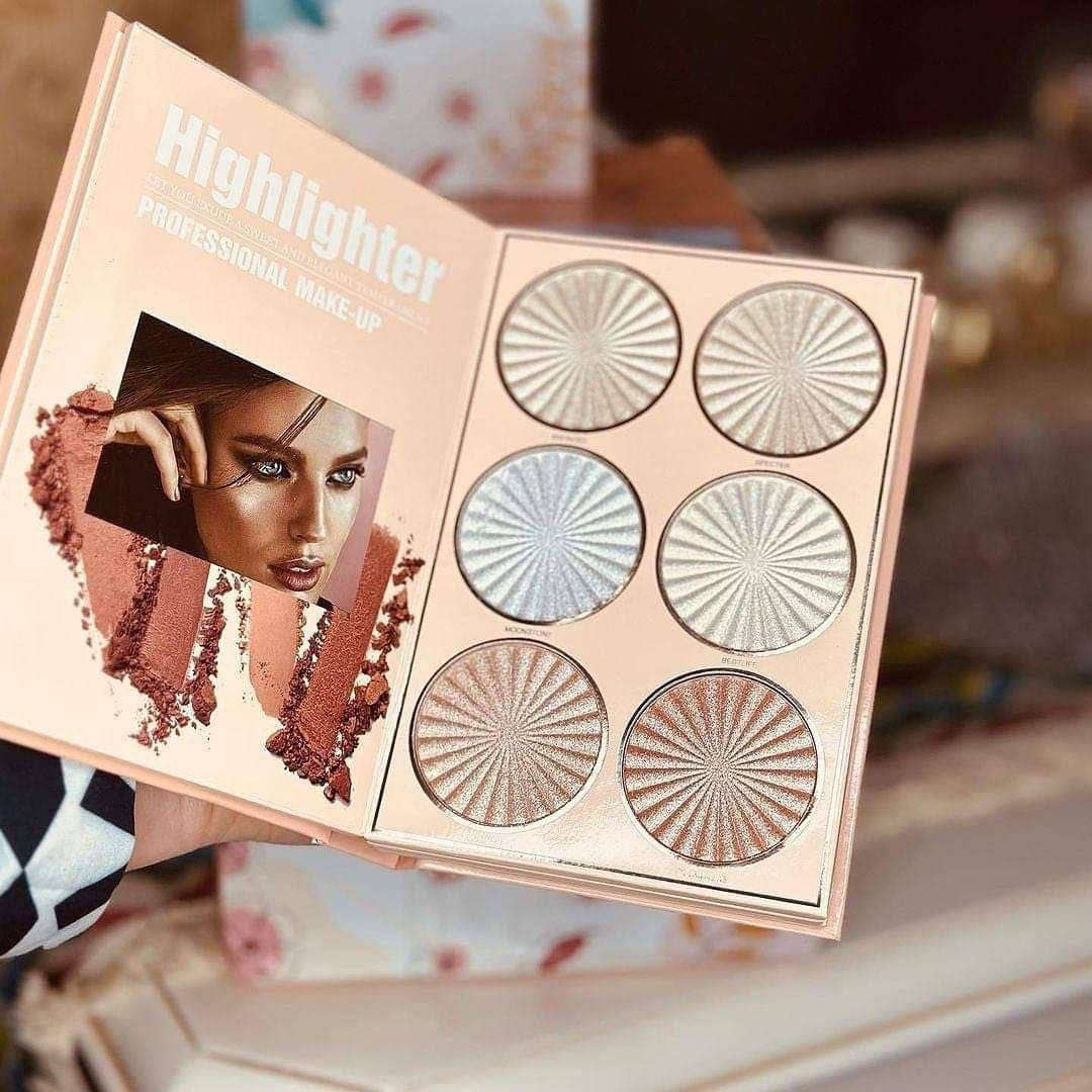 باليت دفتري من ماركة دايموند بيوتي (الأصلي UK)  بكوالتي عالي جداً😍
يحتوي الدفتر على 

24 لون ظلال عين كريمي ومخملي وكليتر 
6 درجات إضاءة بألوان طبيعية 
6 درجات بلشر ناعم جداً بألوان لايستغنى عنها 
4 درجات كونتور وبرونز 
3 درجات باودر حاجب

السعر ١٧ الف 
🚘 يوجد خدمة توصيل لجميع محافضات العراق ٤ الاف 🚘


**إذا كنت صاحب هذا الإعلان وتريد حذفه لأي سبب، رجاءا أرسل رسالة إلى الدعم الفني**