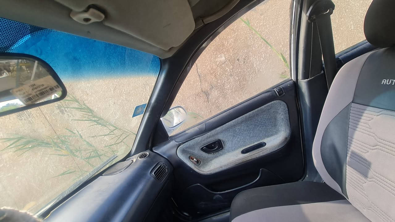 السلام عليكم
رجاءا لا تكسر بسوكها 
سوناتا ٢ 
سيارة جاهزة وخير من الله وحلوة لو ابيض
محرك جديد / كير خير من الله 
كهربائيات كلها شغاله ما عدا جامه السايق
تبريد يخبل 
بيها شاشه 
باسمي رقم ديالى تحويل اشوكت متحب 
السعر ٤٧ وبيها مجال 
موجود ماسنجر واتساب فقط  ***********

