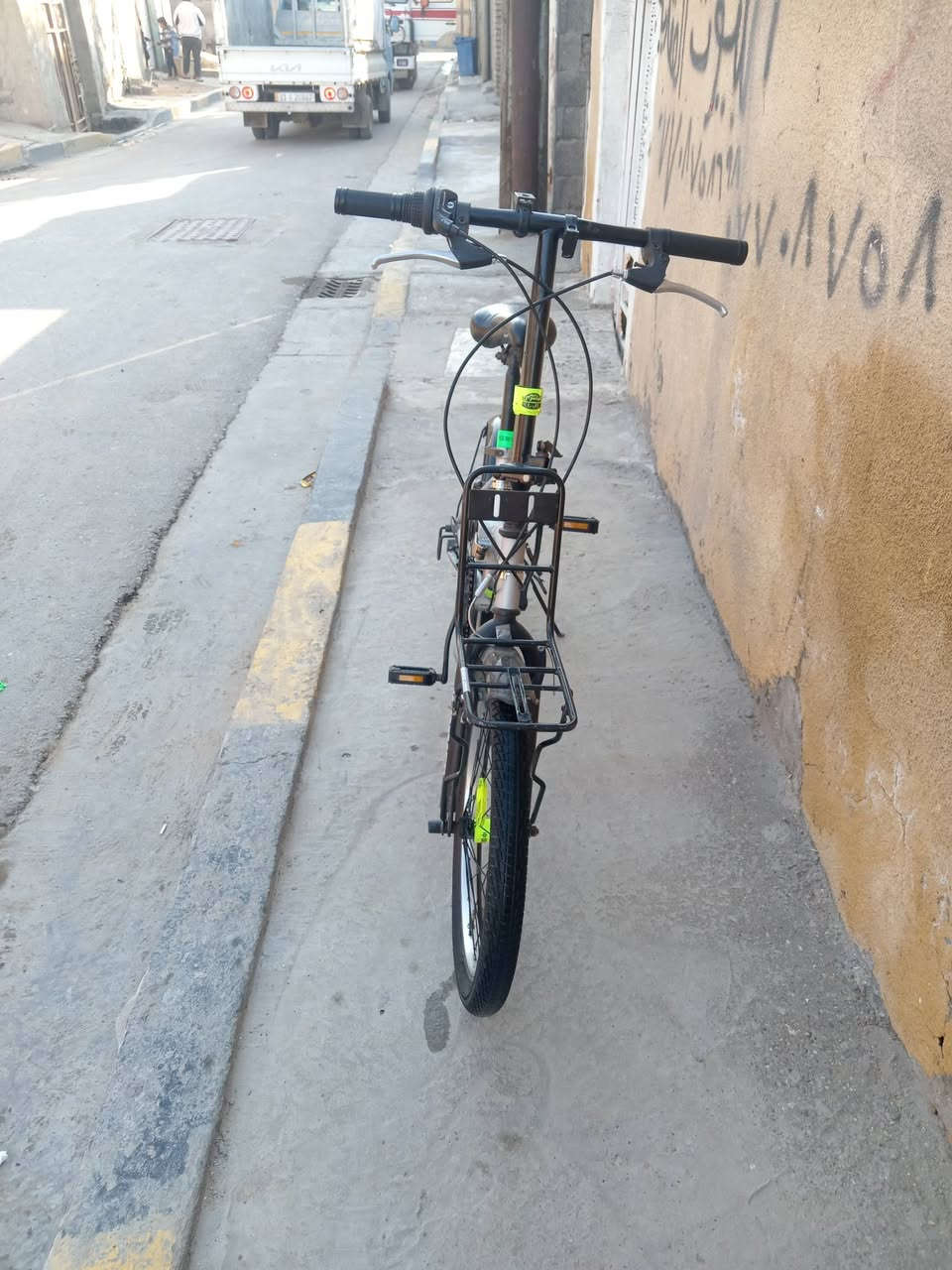 سلام عليكم بايسكل للبيع مكان حي نصر بغداد 100 وبي مجال رقم التليفون***********
