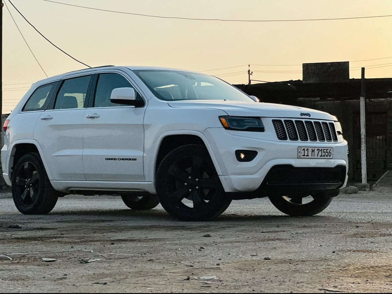 السلام عليكم للبيع جيب كراند شيروكي موديل 15 كير كهربائي 
طياره جنطه كهربائيه إشاره ترحيب ومواصفاتها معروفه تبريد ثلج السياره ماشيه 147 سياره حادثها بجم السياره مصروف عليها وكاعده حلوه مال جناي ترايك للبصره شرط وحادثه وسونار موجود بالصور السعر 190 وبيها مجال قليل للشراي مكاني بابل ***********
